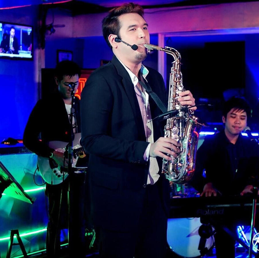 At RJTV's show: Let's Groove At RJTV's show: Let's Groove